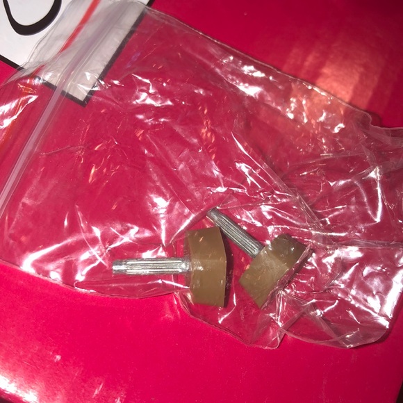 Gold Heels - Picture 6 of 6